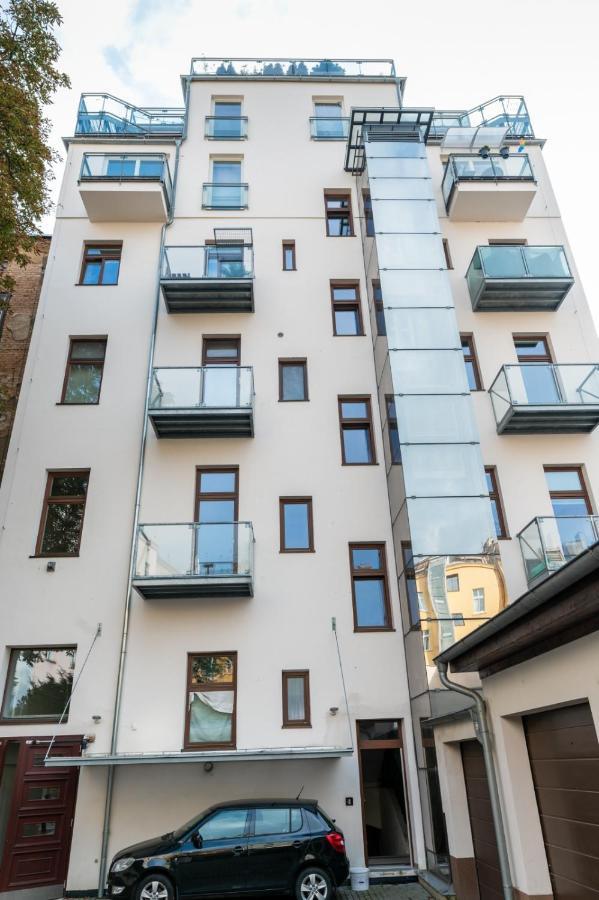 Designed Apartment Next To Vaclav Square With Terrace And Private Garage Прага Экстерьер фото