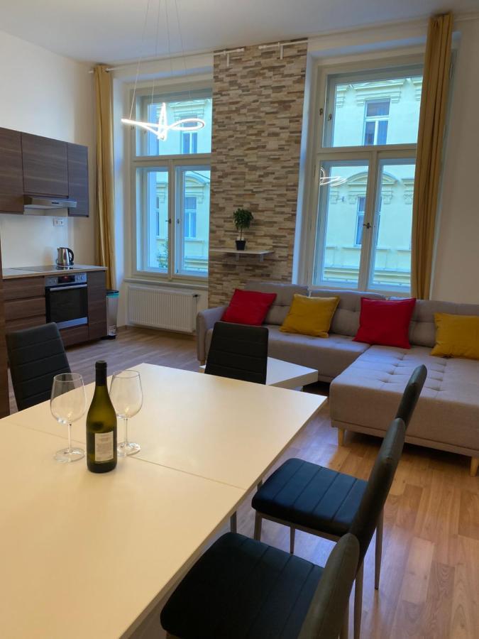 Designed Apartment Next To Vaclav Square With Terrace And Private Garage Прага Экстерьер фото