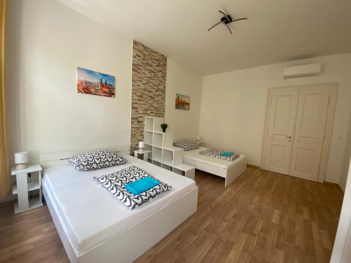 Designed Apartment Next To Vaclav Square With Terrace And Private Garage Прага Экстерьер фото
